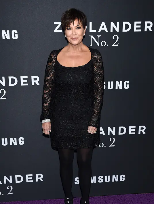 Merasa tak mau kalah, ibunda sekaligus manager seluruh keluarga Kardashian, Kris Jenner, rupanya mengomentari dengan hal yang sama. (AFP/Bintang.com)