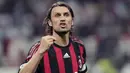 Kabar buruk kembali menimpa Serie A Italia. Legenda sekaligus petinggi AC Milan, Paolo Maldini, positif terpapar virus corona. (AP/Emilio Andreoli)