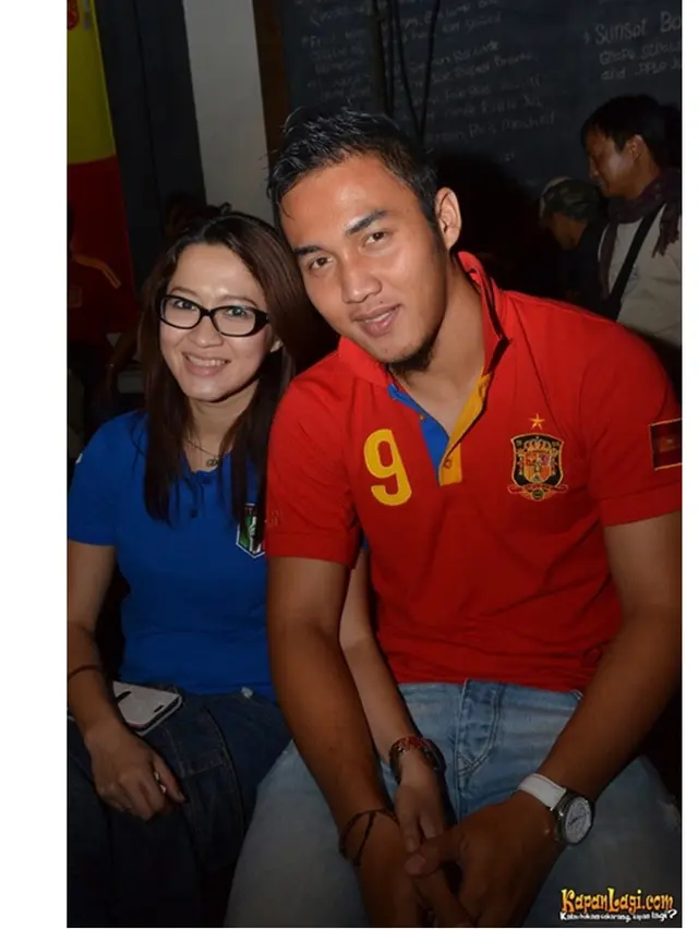 Suami 7 Tahun Lebih Muda, Ini 6 Potret Lawas Okie Agustina dan Gunawan Dwi Cahyo