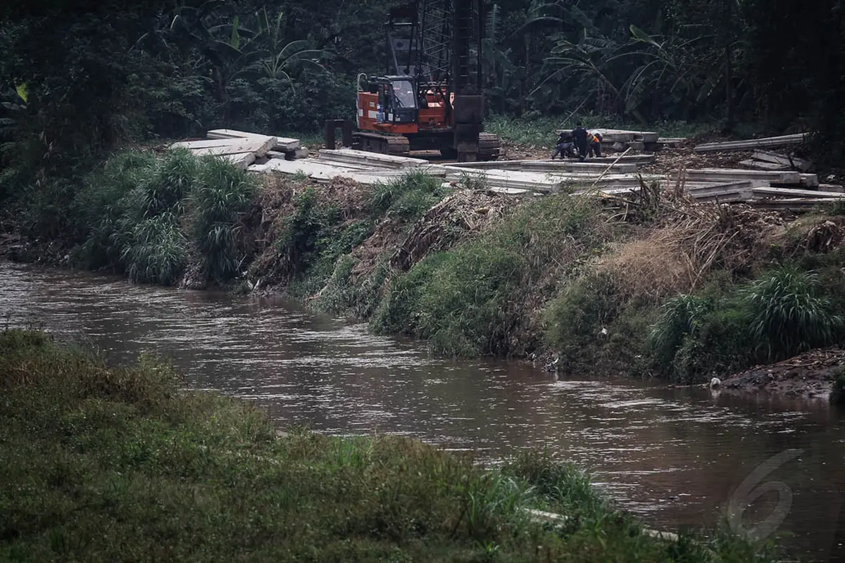 Pembangunan Turap Ciliwung-Condet Dikebut
