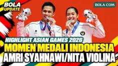 Momen pengalungan medali Amri Syahnawi/Nita Violina Marwah setelah meraih medali perak pada nomor ganda campuran Asian Games 2026. Mereka tampil di final menghadapi wakil China, Jiang Zhen Bang/Wei Ya Xin.
