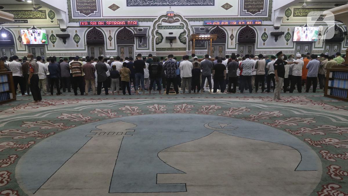 Bacaan Bilal Tarawih 8 Rakaat dan 3 Witir, Lengkap Arab, Latin, dan Artinya