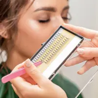 Ilustrasi Pemakaian Eyleash Extention Credit: freepik.com