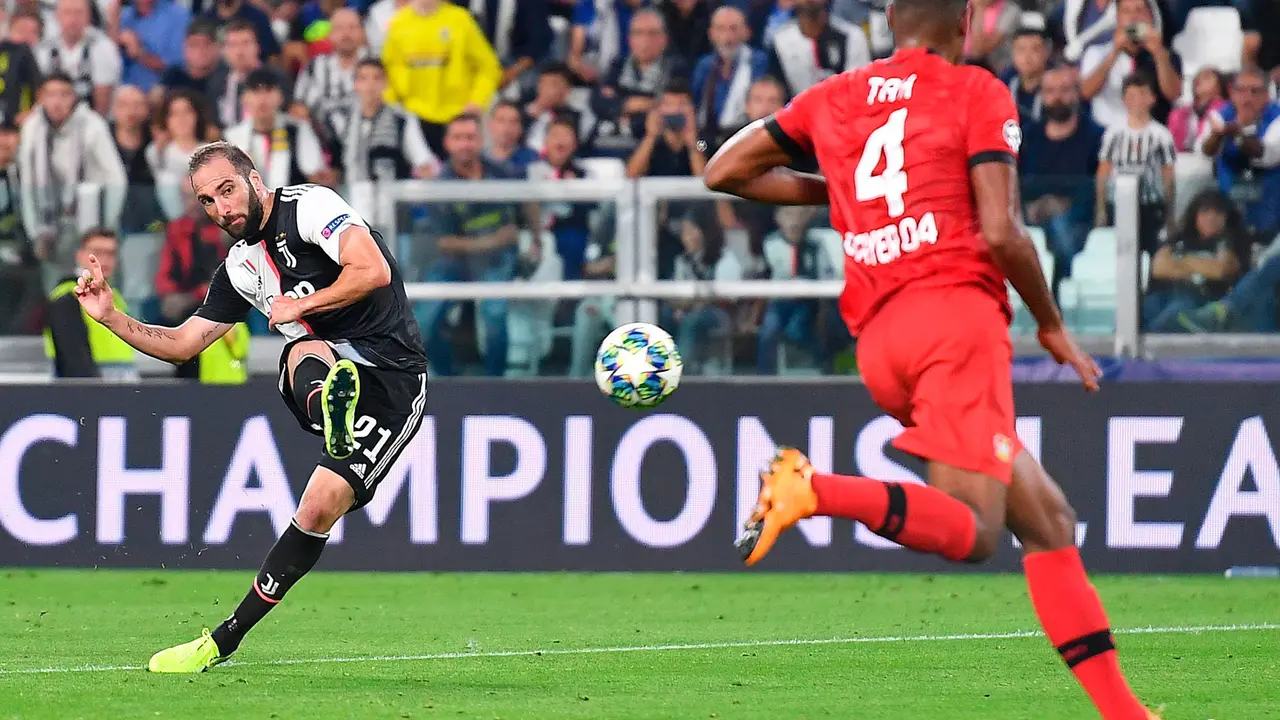 Juventus Hajar Bayer Leverkusen 3-0
