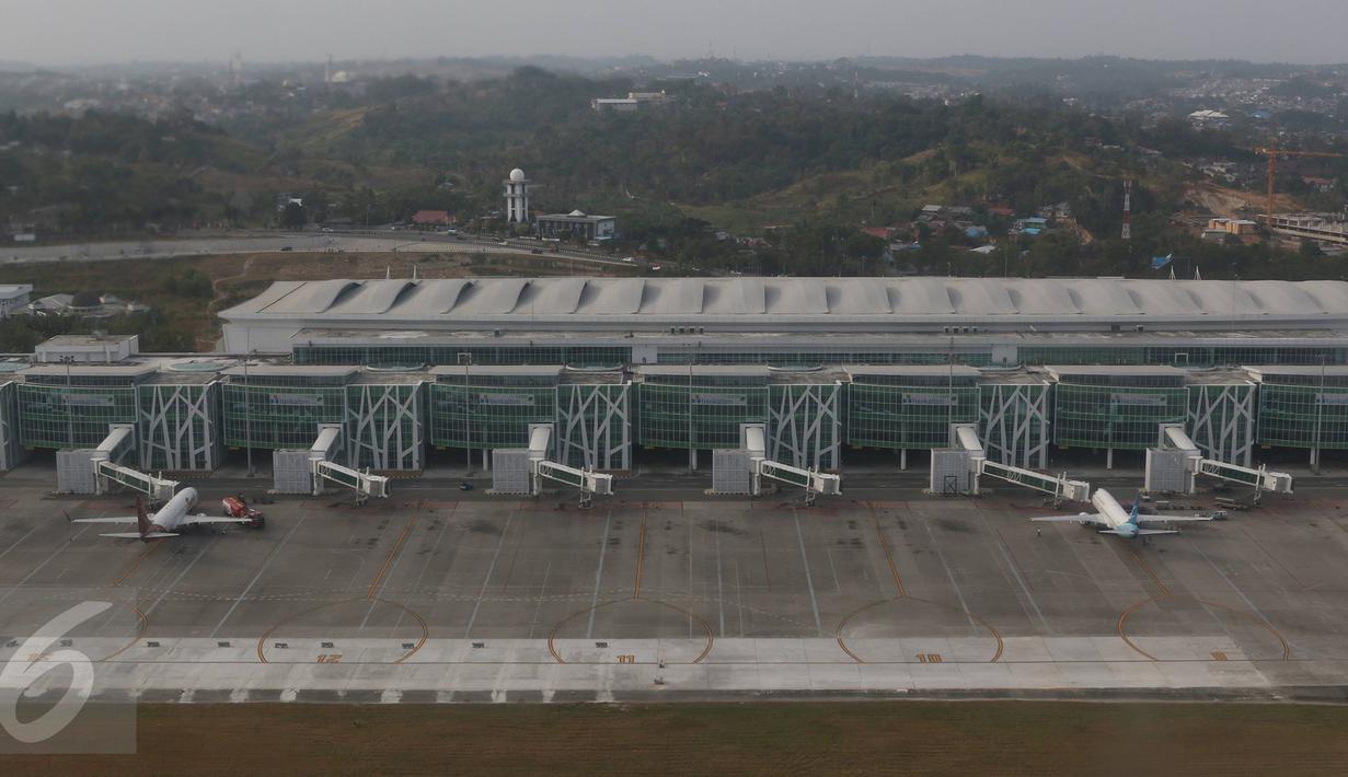 Suasana Bandara Internasional Sultan Aji Muhammad Sulaiman (SAMS) Sepinggan Balikpapan, Kaltim, Selasa (27/10). Berdasarkan survei ASQ, bandara SAMS berhasil masuk peringkat 16 bandara terbaik sedunia. (Liputan6.com/Immanuel Antonius)