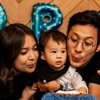 "Throwback Iori 1st bday, wish you good health, prosperous and everlasting happiness kid. We love you so much Chaplin!" tulis Junior Liem sebagai keterangan foto. (Foto: instagram.com/juniorliem)