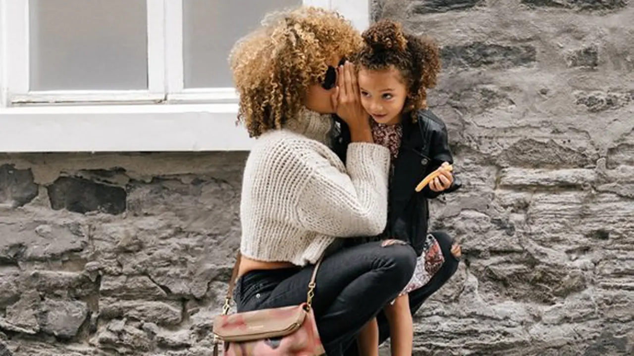 Perhatian pada anak/copyright Unsplash.com/Sai De Silva