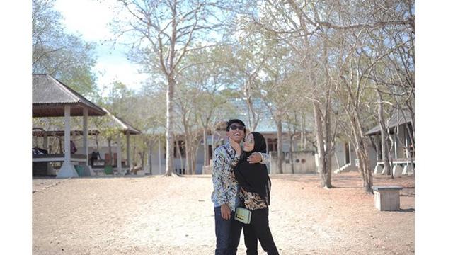 6 Momen Mesra Angga Putra Anak Langit bersama sang Istri Setelah Menikah