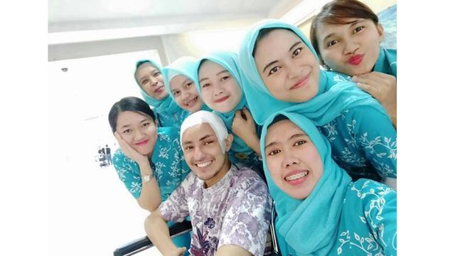 7 Momen Dylan Carr Diperbolehkan Jalan-jalan Pakai Kursi Roda