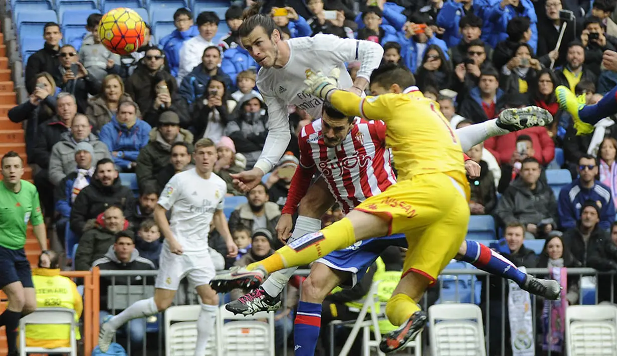 Proses terjadinya gol sundulan gelandang Real Madrid, Gareth Bale ke gawang Sporting Gijon. Ini merupakan gol pembuka Los Blancos. (AFP/Pedro Armestre)
