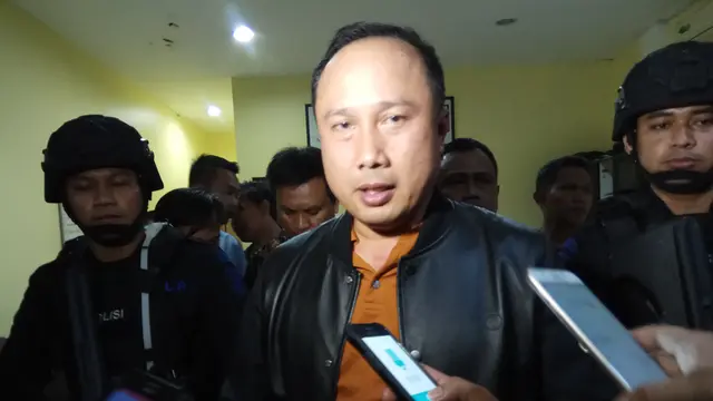 Kapolda Sumsel Irjen Pol Agung Budi Maryoto seusai menginterogasi simpatisan ISIS di kantor Jatanras Polda Sumsel (Liputan6.com / Nefri Inge)