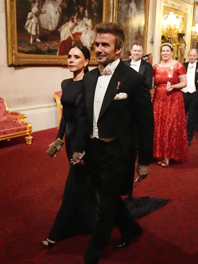 Ratu Camilla Muncul di Jamuan Kenegaraan Pakai Tiara Koleksi Ratu Elizabeth II, Pasangan Beckham Jadi Tamu Kejutan
