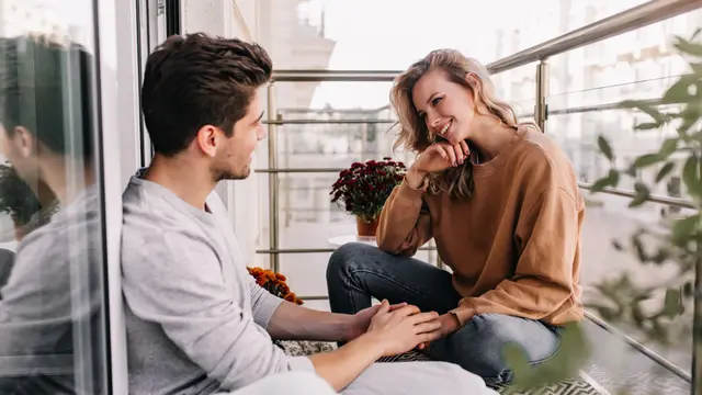 Pahami Beda Si Dia yang Cuma Menganggap Teman atau Beneran Ada Rasa, Biar Tak Salah Paham Kelamaan