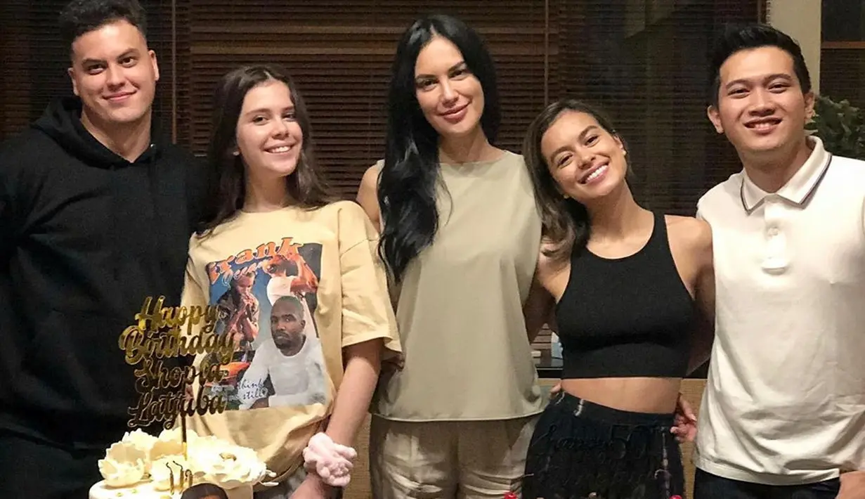 (Instagram/sophia_latjuba88)