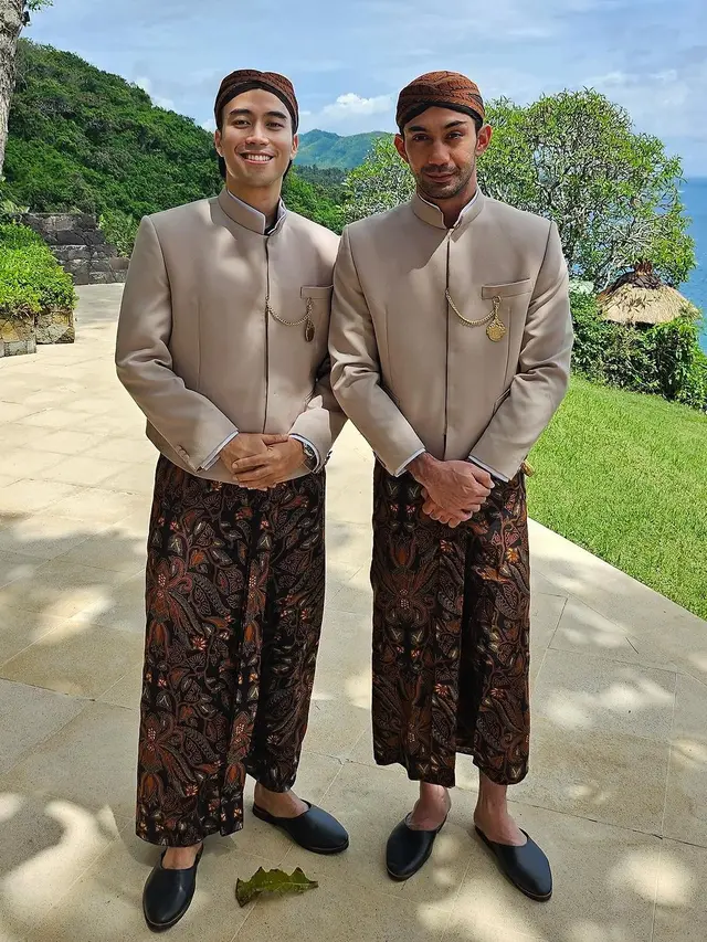 Reza Rahadian. (Foto: Dok. Instagram @vidialdiano)