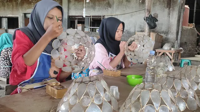 Kisah Siti Nurhandiah Bangun Usaha Kerajinan Kerang Hingga Jadi Destinasi Wisata Belanja Cirebon