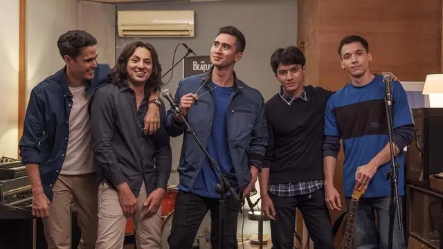 Kompak, Ini 5 Potret Verrel Bramasta dan Stefan William Ngeband Bareng