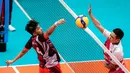 Pemain Red Phoenix, Jirayut Afisan, beraksi saat melawan Pink Dragon pada laga bertajuk Fun Volley Ball di Indonesia Arena, Jakarta, Sabtu (20/4/2024). (Bola.com/Bagaskara Lazuardi)