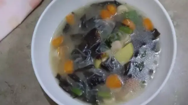 Resep sup timlo persi sosis. (dok. Cookpad @cook_13796282)