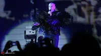 Kostum Pet Shop Boys di Jakarta Tak Kalah dengan Daft Punk