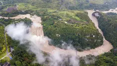 Foto dari udara yang diabadikan pada 6 September 2020 ini menunjukkan pemandangan Air Terjun Huangguoshu di Kota Anshun, Provinsi Guizhou, China barat daya. (Xinhua/Chen Xi)