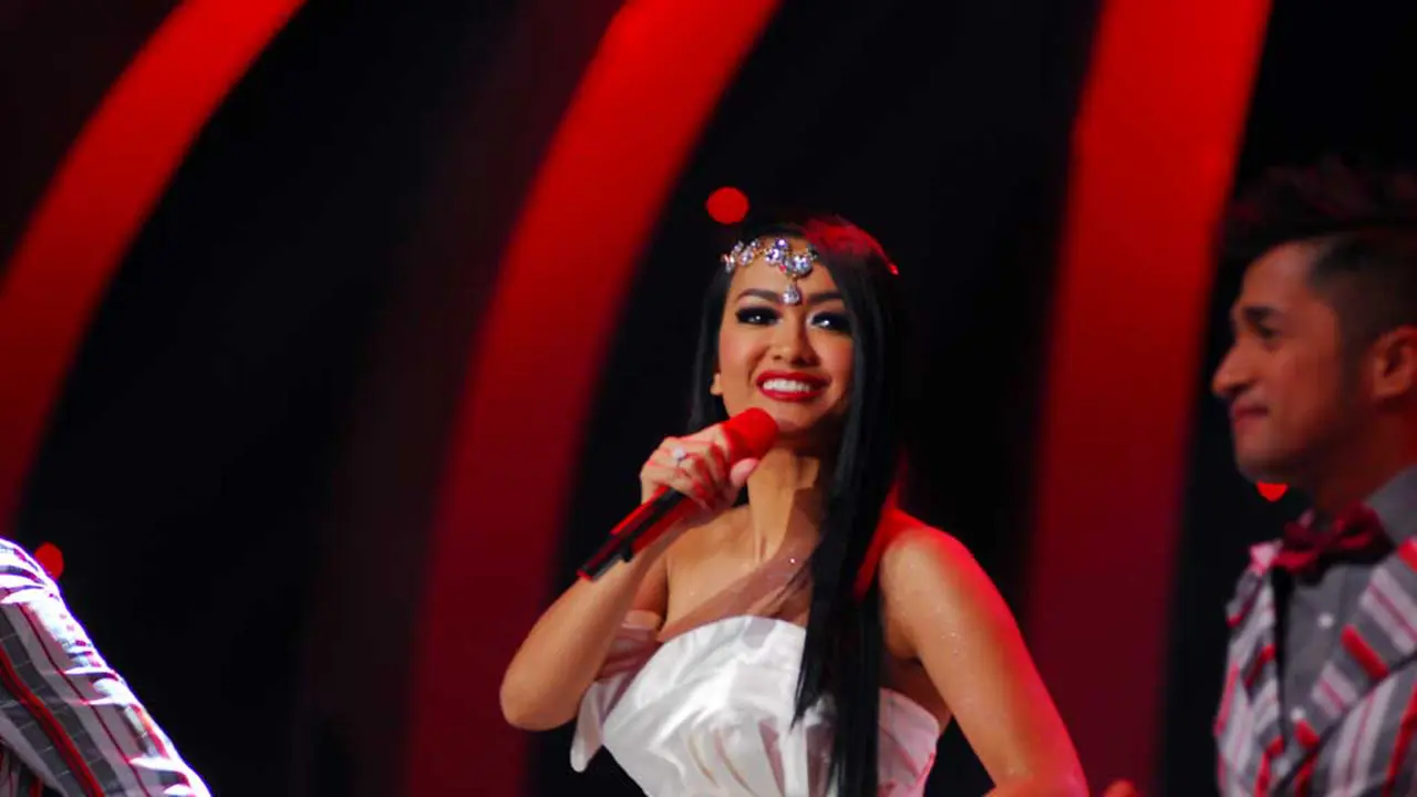 Julia Perez Mencari Pria yang Siap Menghamilinya
