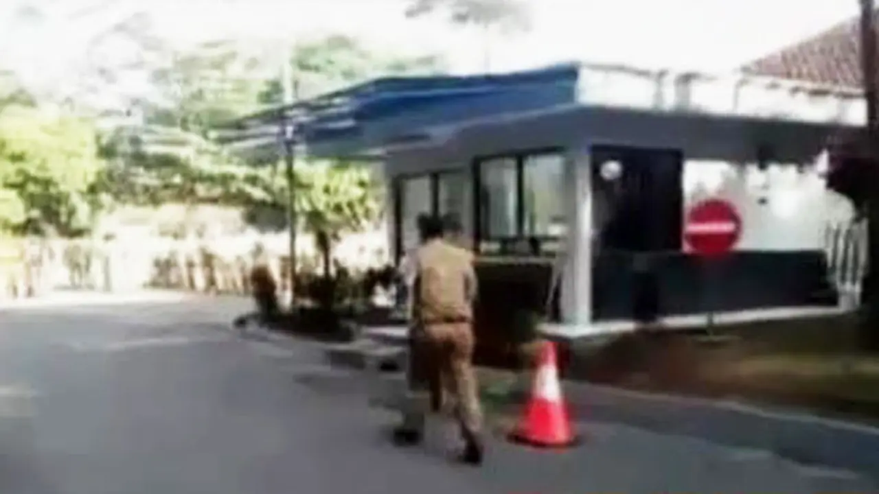 VIDEO: Hari Pertama Ramadan, Sejumlah PNS Datang Terlambat