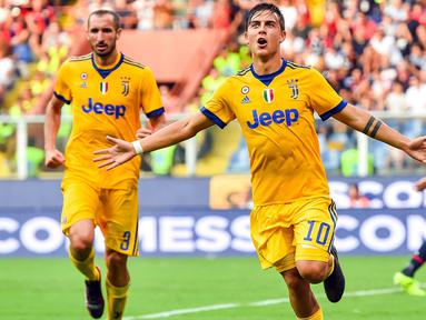 Selebrasi pemain Juventus, Paulo Dybala usai mencetak gol ke gawang Genoa pada lanjutan Serie A di Luigi Ferraris Stadium, Genoa (26/8/2017).  Juventus menang 4-2. (Simone Arveda/ANSA via AP)