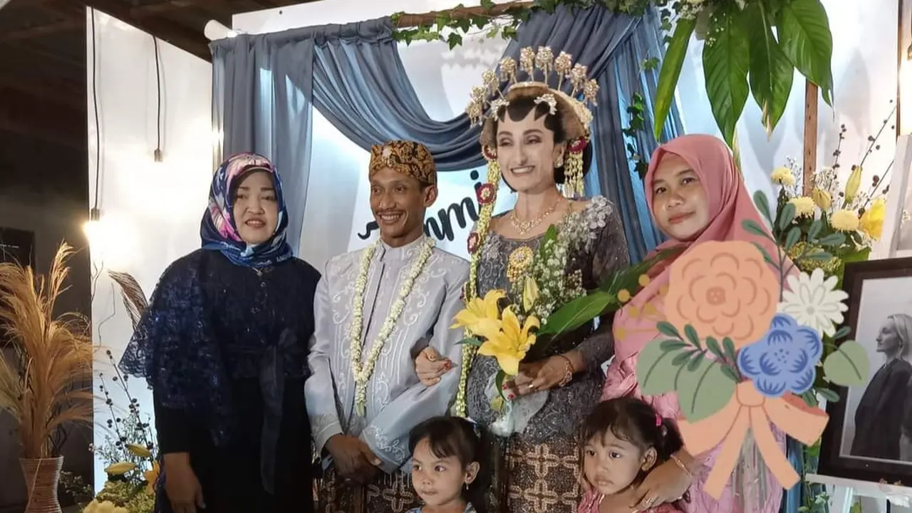 Pernikahan Pria Sidoarjo Dengan Wanita Australia Diarak Keliling Kampung Viral