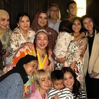 Beda Penampilan Pemain 'DI SINI ADA SETAN' Dulu vs Sekarang. (instagram/tisats)