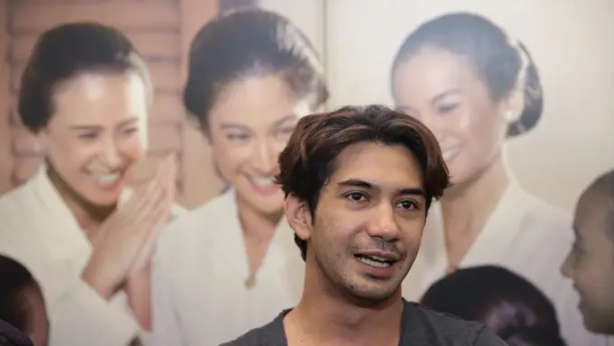 [Bintang] Reza Rahadian