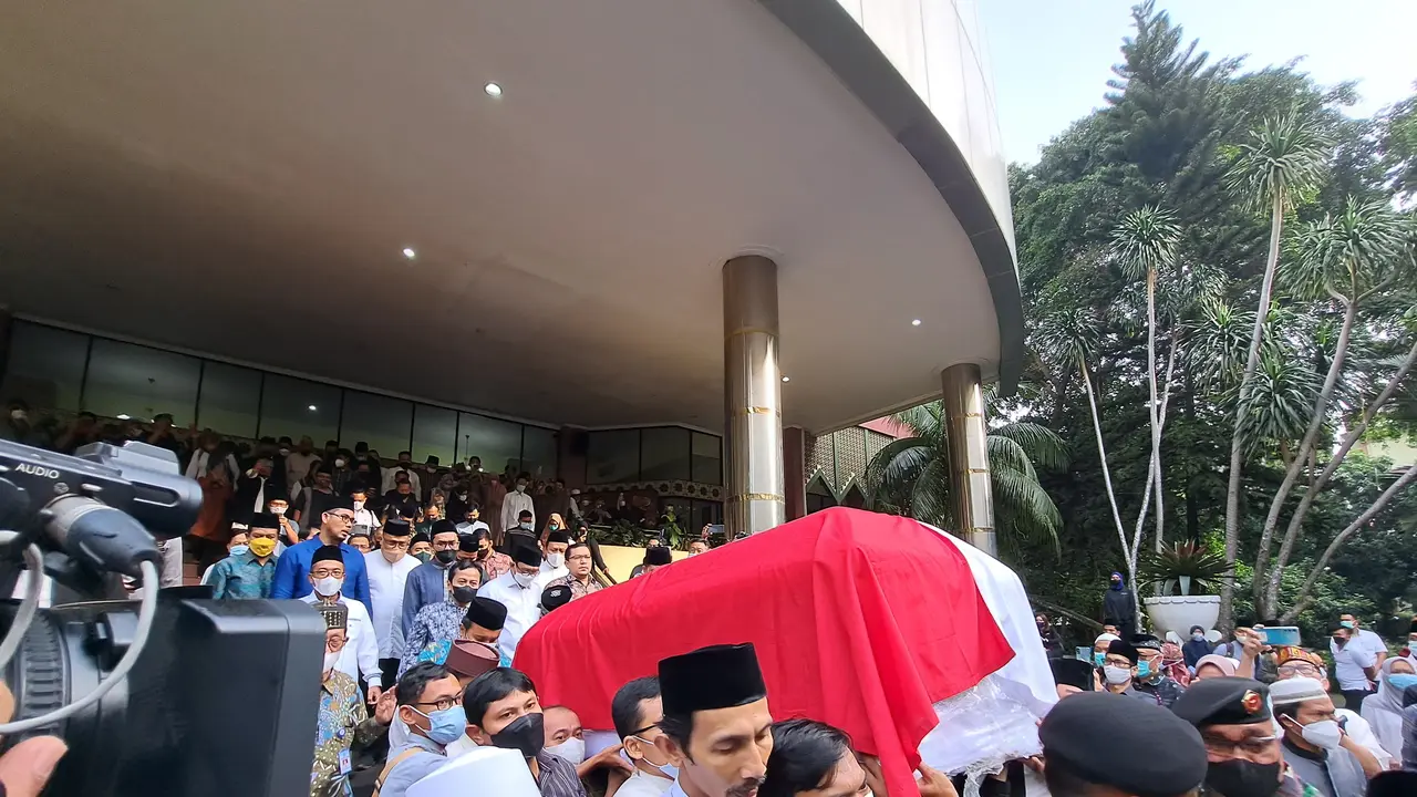 Jenazah Azyumardi Azra Diberangkatkan ke TMP Kalibata