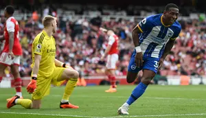 Pervis Estupinan yang kini menjalani musim keduanya bersama Brighton and Hove Albion di Premier League, sebelumnya tercatat pernah membela satu klub lagi di Premier League, yaitu Watford. Namun bersama Watford yang dibelanya mulai 2016/2017 hingga 2019/2020 ia sama sekali tak pernah bermain karena selalu dipinjamkan ke beberapa klub di Spanyol, mulai kasta kedua hingga di LaLiga. (AFP/Glyn Kirk)