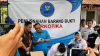 Kepala BNN Komjen Heru Winarko saat acara pemusnahan barang bukti narkotika hasil pengungkapan 5 kasus selama Agustus 2018 (Liputan6.com/Ratu Annisaa)