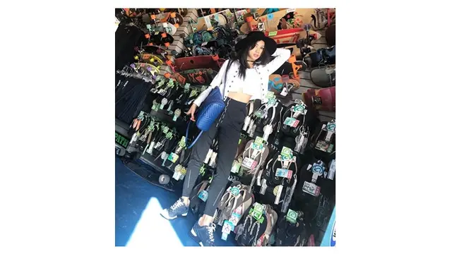 Berkunjung ke Salah Satu Tempat Berbelanja di Los Angeles, Venice Beach