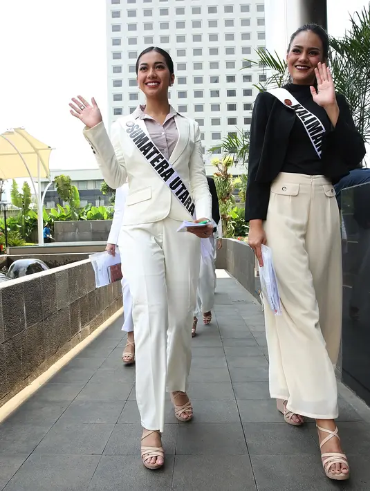 Hadir di pembekalan bahaya korupsi di gedung KPK di kawasan Kuningan, Jakarta Selatan, pada Senin (27/3), selaku wakil ketua KPK, Basaria Panjaitan mengatakan para  finalis  Puteri Indonesia dapat menjadi corong KPK. (Bambang E. Ros/Bintang.com)