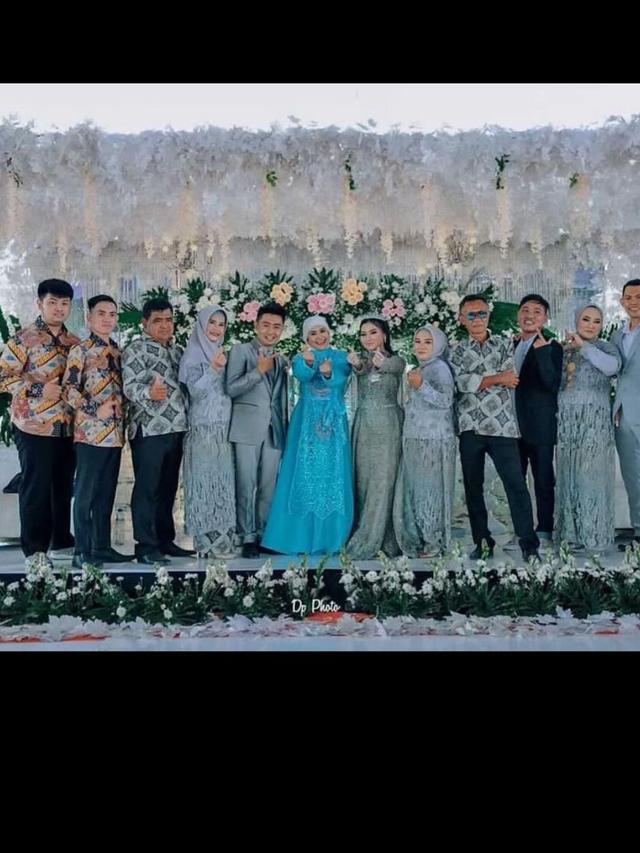 6 Potret Ikke Nurjanah Manggung di Acara Hajatan Pernikahan, Tampil Sederhana