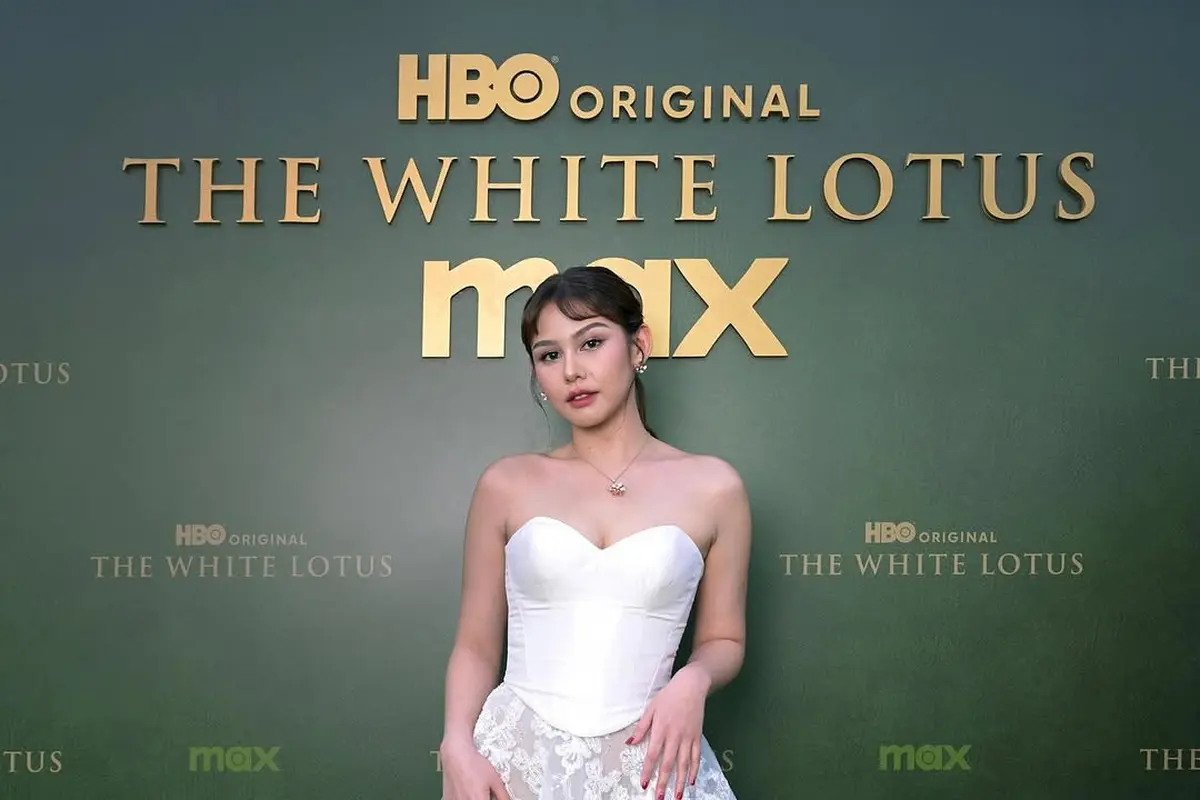 Potret Vanesha Prescilla Tampil Bak Pengantin di The White Lotus Season 3 Premiere Bangkok, Ketemu Lisa BLACKPINK!