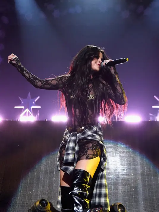 Munculnya foto-fotonya Justin di akun Instagram Selena tentu membuat gempar para followers Selena. Sempat tidak aktif akun Instagram Selena, namun tak lama setelah itu kembali muncul dan foto-foto Justin yang sudah bersih. (AFP)