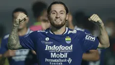 Pemain anyar Persib Bandung, Marc Klok mencetak satu-satunya gol ke gawang Barito Putera pada menit ke-86. (Foto: Bola.com/M Iqbal Ichsan)