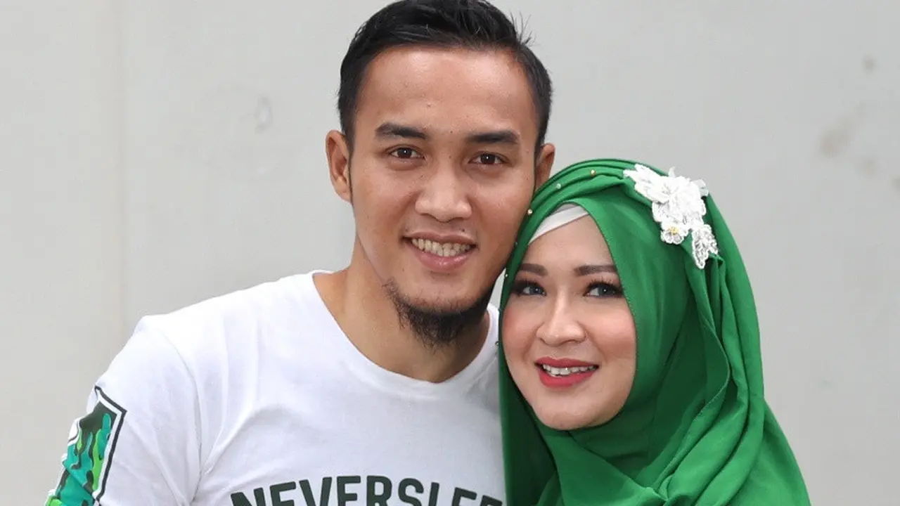 [Bintang] Okie Agustina dan Gunawan