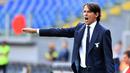Pelatih SS Lazio, Simone Inzaghi saat memberikan arahan kepada anak asuhnya ketika berhadapan dengan Empoli pada lanjutan  Serie A Italia di Stadion Olimpico, Roma, Italia, (25/9/2016).   (EPA/Ettore Ferrari)