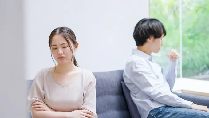 perempuan dan pasangan 13 juli kesal
