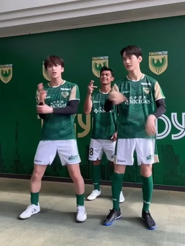 6 Potret Pratama Arhan Bareng JO1 Boyband Asal Jepang, Diajak Olahraga dan Dance