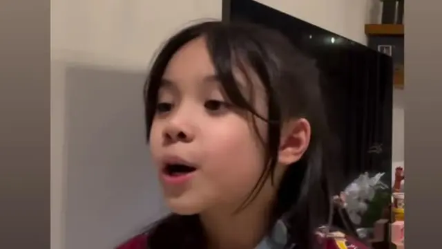 Gempi Belajar Menyanyikan Lagu Gala Bunga Matahari