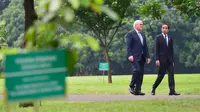 Presiden Joko Widodo (kanan) berjalan bersama Presiden Republik Federal Jerman Frank-Walter Steinmeier (kanan) di Istana Bogor, Jawa Barat, Kamis (16/6/2022). Kunjungan kenegaraan Presiden Republik Federal Jerman tersebut berlangsung dalam rangka peringatan 70 tahun hubungan diplomatik Indonesia Jerman yang terbentuk sejak 1952. (Foto: Lalily Rachev - Biro Pers Setpres)