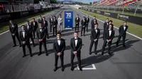 Pembalap MotoGP tampil elegan untuk merayakan ulang tahun ke-70 kejuaraan dunia balap motor. (Dok MotoGP)