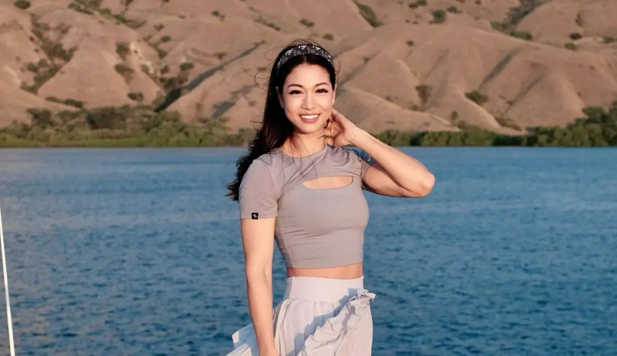 Sering Main di Pantai, Ini Potret Karenina Sunny yang Selalu Tampil ...