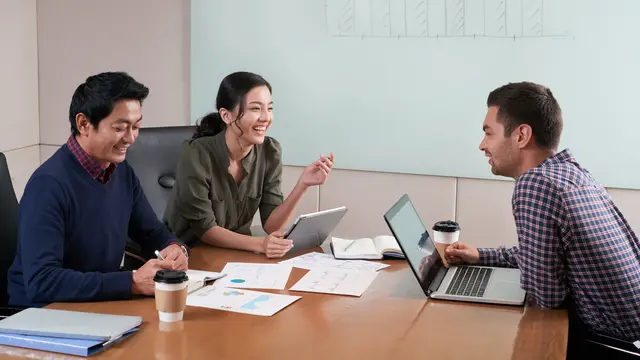 Memperhatikan pemilihan kata agar terlihat lebih profesional