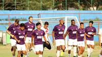 Striker anyar PSM, Alessandro Ferreira Leonardo, sudah gabung latihan di Stadion Andi Mattalatta Mattoangin, Makassar, Rabu (1/8/2018). (Bola.com/Abdi Satria)